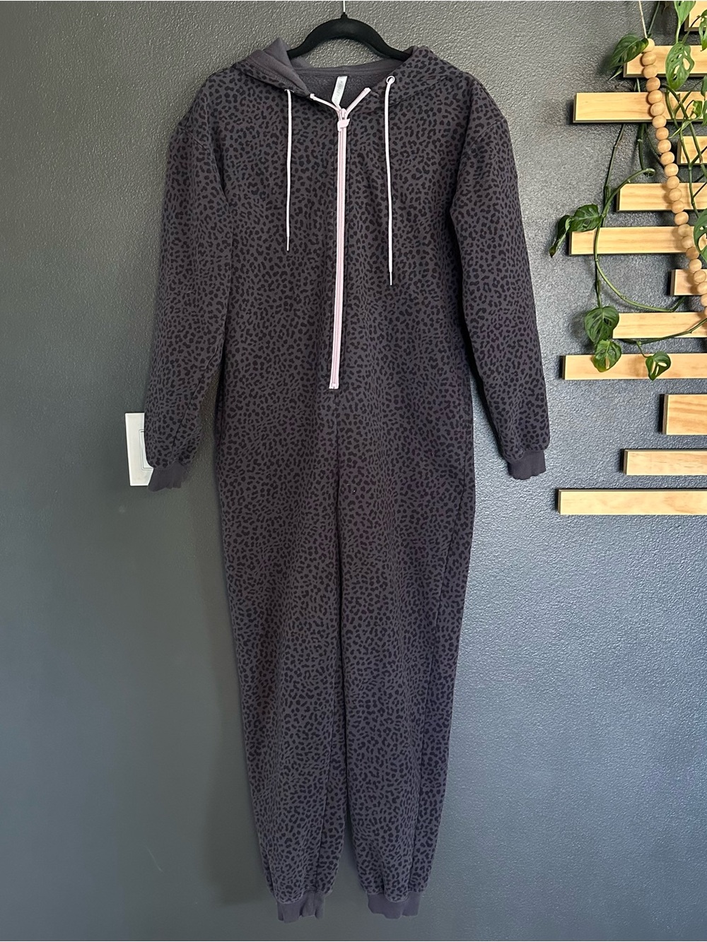 Fabletics Forever Fleece Hooded Onesie Leopard Print Pink Zip Small - Picture 5 of 9